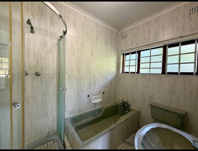 4 BEDROOM FREESTANDING TO LET IN MEER EN SEE